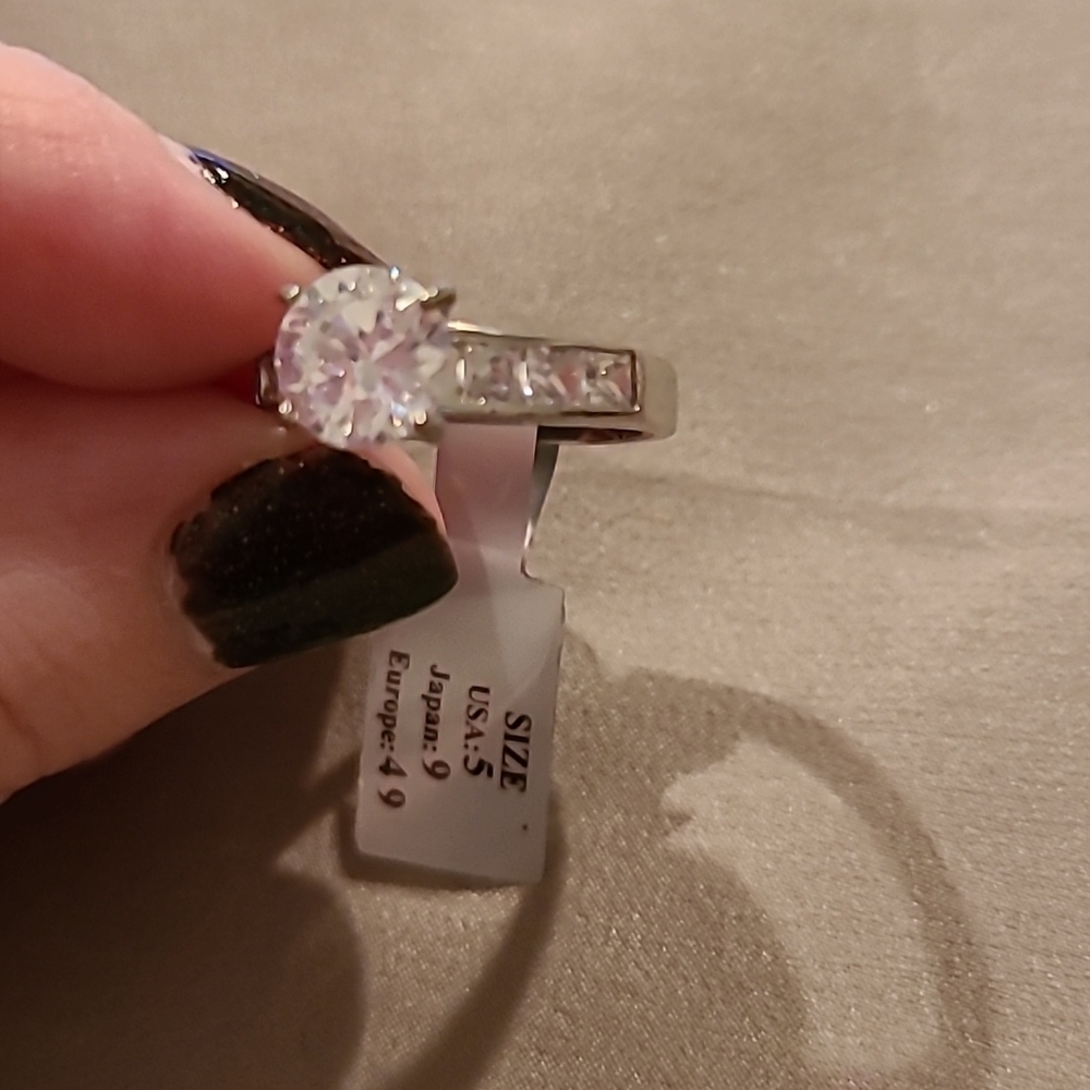 Cubic zirconia stainless steel classic engagement ring - Picture 8 of 9